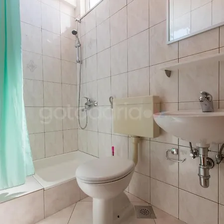 Near The Ruzze شقة